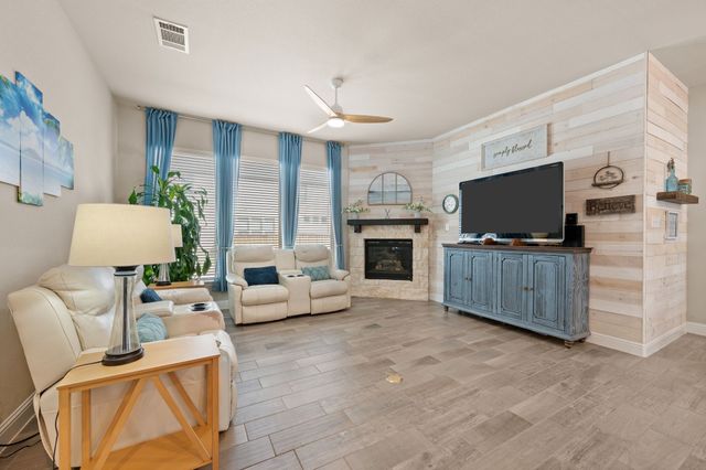 900 Adam Way, Euless, TX 76040