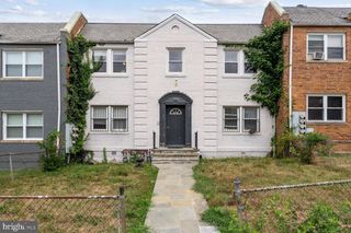 1222 MEIGS PL NE #4, Washington, DC 20002