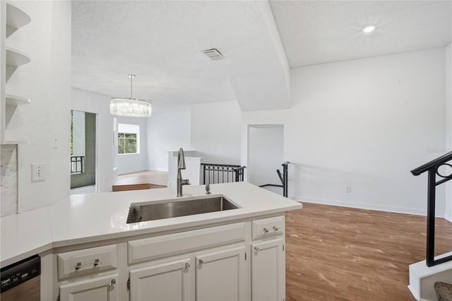 604 SEASCAPE WAY, Tampa, FL 33602