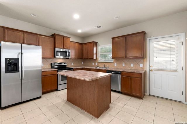 10814 MUSTANG OAK DR, San Antonio, TX 78254