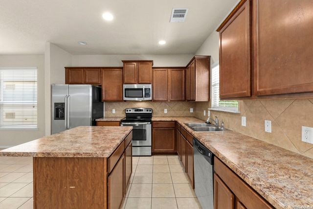 10814 MUSTANG OAK DR, San Antonio, TX 78254