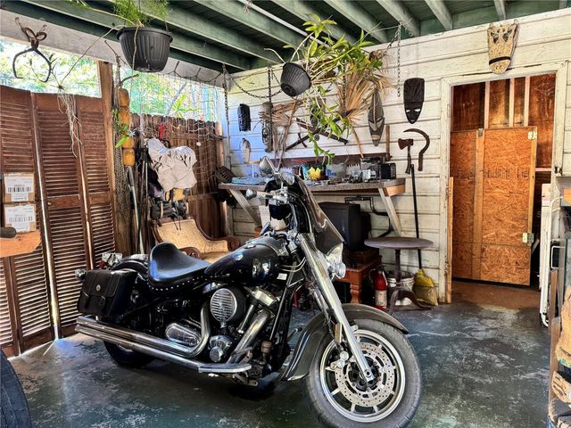 8716 N TEMPLE AVENUE, Tampa, FL 33617