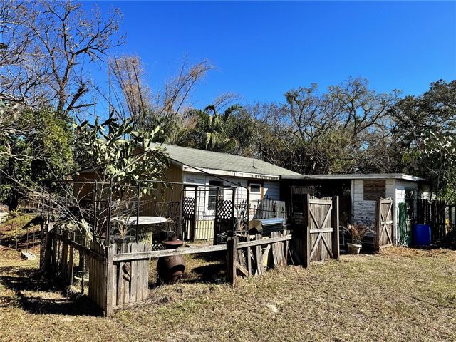 8716 N TEMPLE AVENUE, Tampa, FL 33617