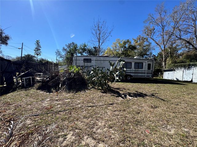 8716 N TEMPLE AVENUE, Tampa, FL 33617