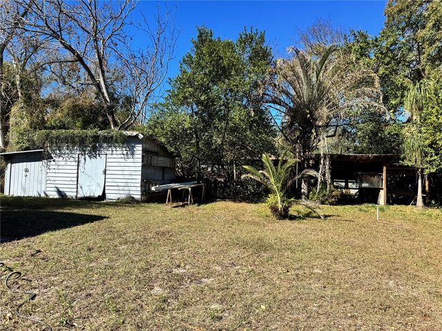 8716 N TEMPLE AVENUE, Tampa, FL 33617