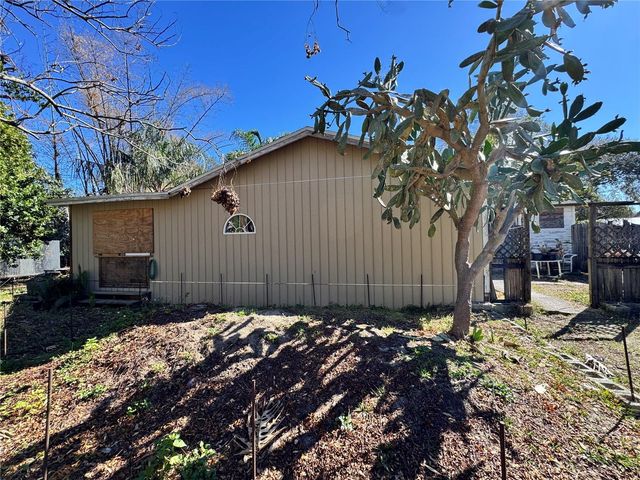 8716 N TEMPLE AVENUE, Tampa, FL 33617