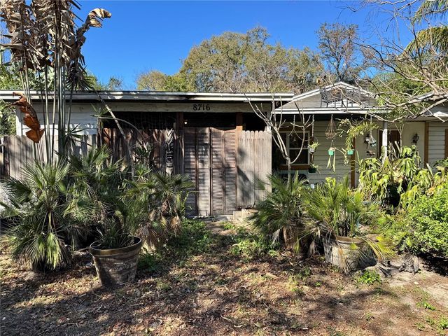 8716 N TEMPLE AVENUE, Tampa, FL 33617