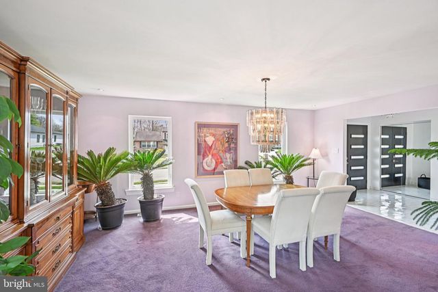 2 WARWICK CT, Mount Laurel, NJ 08054