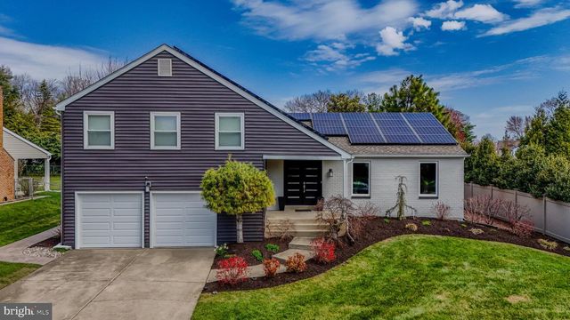 2 WARWICK CT, Mount Laurel, NJ 08054