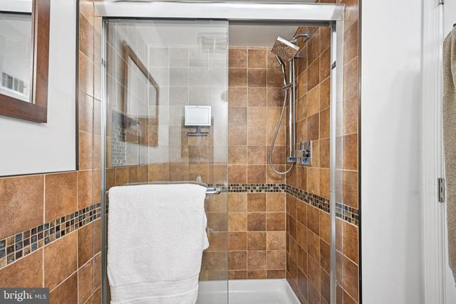 2 WARWICK CT, Mount Laurel, NJ 08054