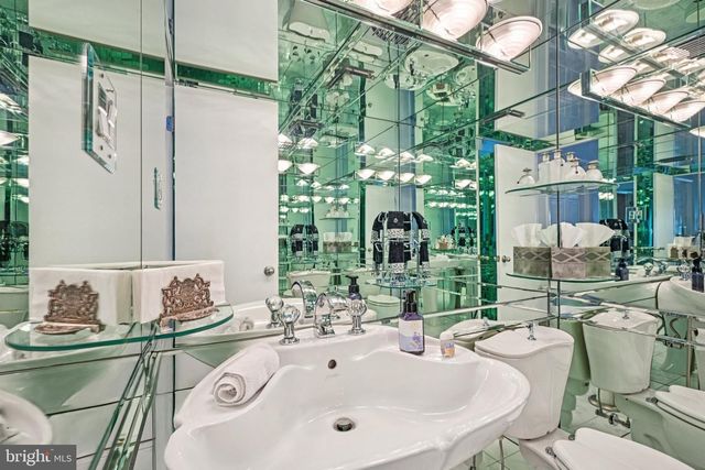 2 WARWICK CT, Mount Laurel, NJ 08054