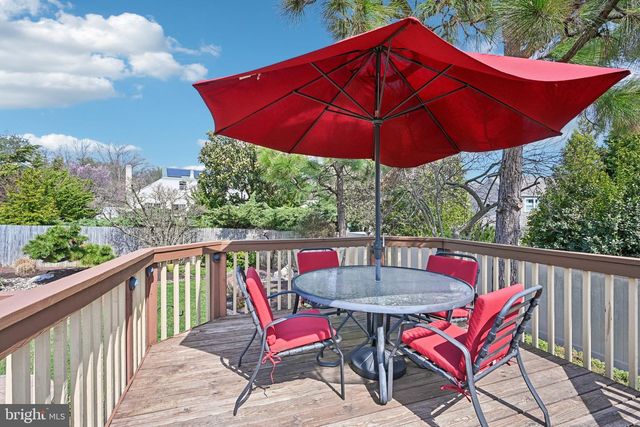 2 WARWICK CT, Mount Laurel, NJ 08054