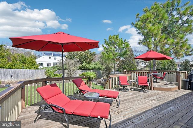 2 WARWICK CT, Mount Laurel, NJ 08054