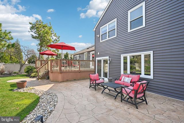 2 WARWICK CT, Mount Laurel, NJ 08054