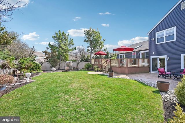 2 WARWICK CT, Mount Laurel, NJ 08054