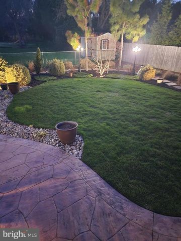 2 WARWICK CT, Mount Laurel, NJ 08054