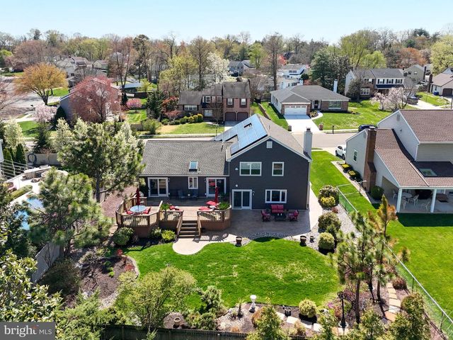 2 WARWICK CT, Mount Laurel, NJ 08054