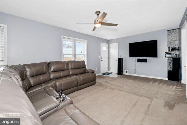 704 MAIN, Dover, DE 19901