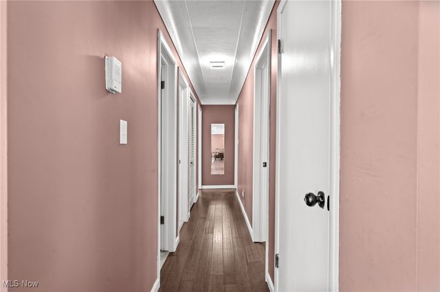 6473 Tanglewood Lane, Seven Hills, OH 44131