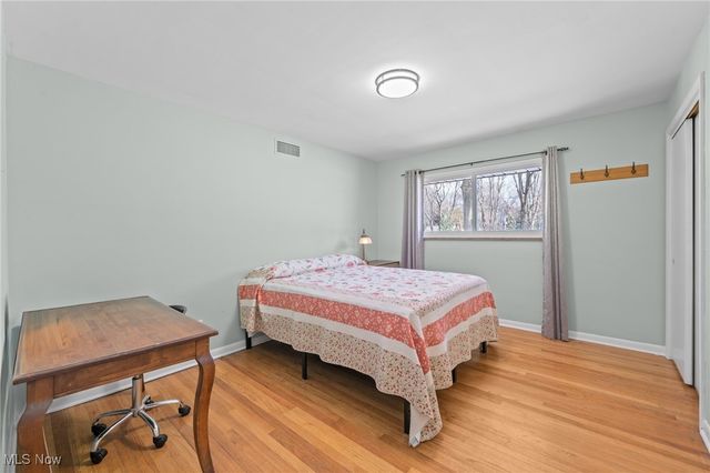 6473 Tanglewood Lane, Seven Hills, OH 44131