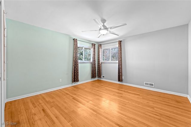 6473 Tanglewood Lane, Seven Hills, OH 44131