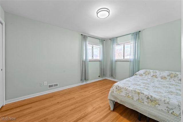 6473 Tanglewood Lane, Seven Hills, OH 44131