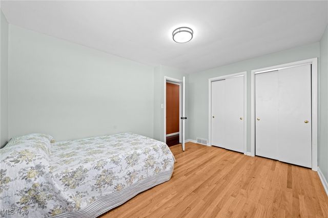 6473 Tanglewood Lane, Seven Hills, OH 44131