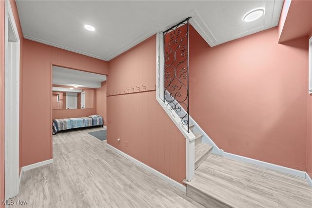 6473 Tanglewood Lane, Seven Hills, OH 44131