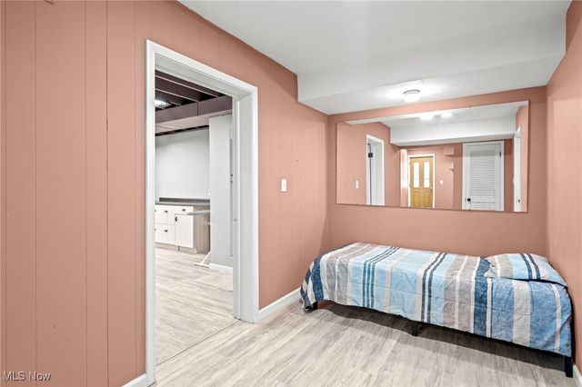 6473 Tanglewood Lane, Seven Hills, OH 44131