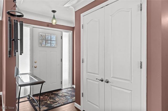 6473 Tanglewood Lane, Seven Hills, OH 44131