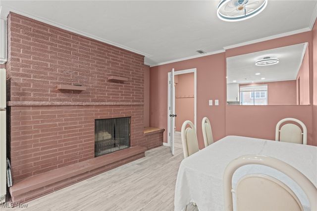 6473 Tanglewood Lane, Seven Hills, OH 44131