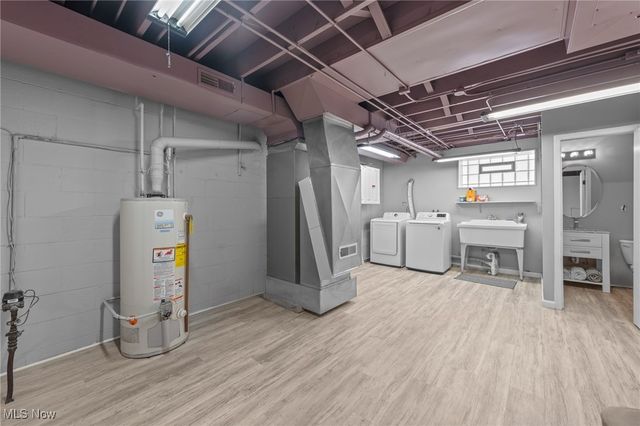 6473 Tanglewood Lane, Seven Hills, OH 44131