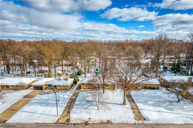 6473 Tanglewood Lane, Seven Hills, OH 44131