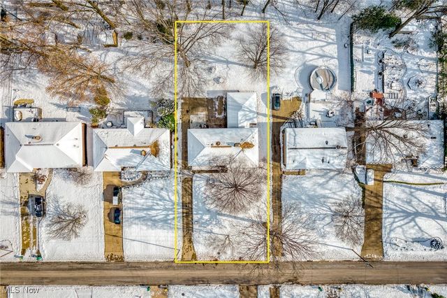 6473 Tanglewood Lane, Seven Hills, OH 44131