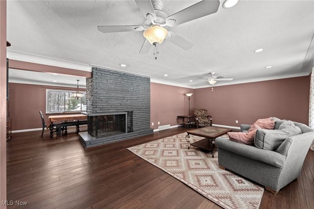 6473 Tanglewood Lane, Seven Hills, OH 44131