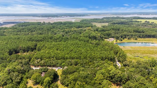 1451 Bears Bluff Road, Wadmalaw Island, SC 29487
