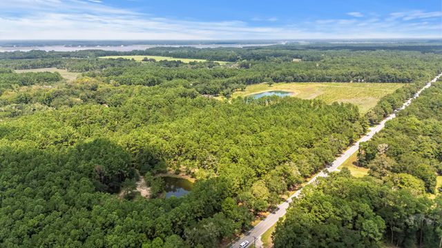 1451 Bears Bluff Road, Wadmalaw Island, SC 29487