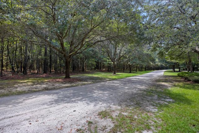 1451 Bears Bluff Road, Wadmalaw Island, SC 29487