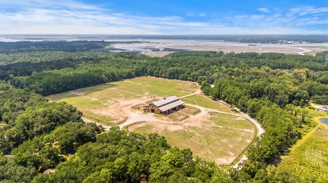 1451 Bears Bluff Road, Wadmalaw Island, SC 29487