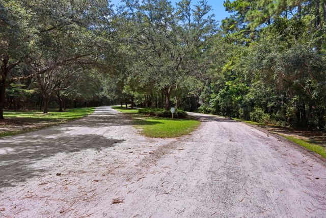 1451 Bears Bluff Road, Wadmalaw Island, SC 29487