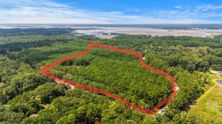 1451 Bears Bluff Road, Wadmalaw Island, SC 29487