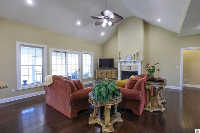 400 Cimarron Way, Paducah, KY 42001