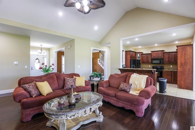 400 Cimarron Way, Paducah, KY 42001