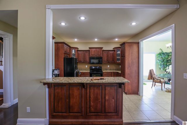 400 Cimarron Way, Paducah, KY 42001