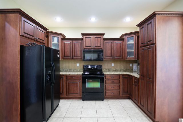 400 Cimarron Way, Paducah, KY 42001