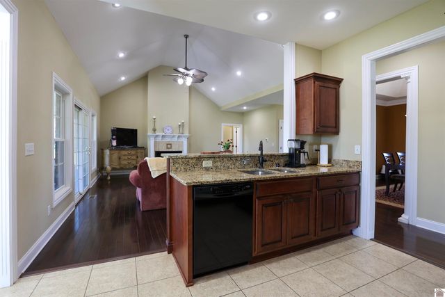 400 Cimarron Way, Paducah, KY 42001