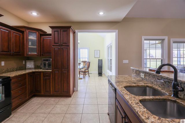 400 Cimarron Way, Paducah, KY 42001