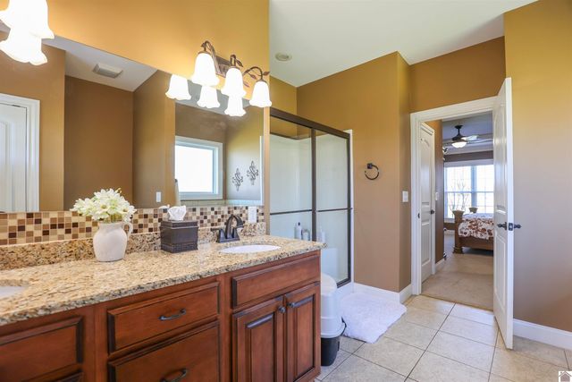 400 Cimarron Way, Paducah, KY 42001