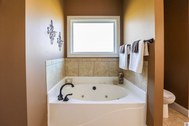 400 Cimarron Way, Paducah, KY 42001