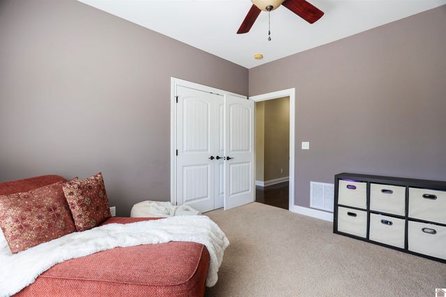 400 Cimarron Way, Paducah, KY 42001